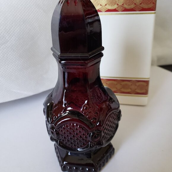 Vintage Avon Cape Cod Collection Salt Shaker 1978 Charisma Scent Ruby Glass - Picture 5 of 11